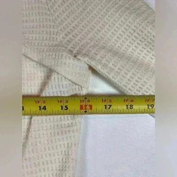 HYFVE waffle knit top blouse size Large cropped long sleeve stretch city keyhole - Picture 4 of 8